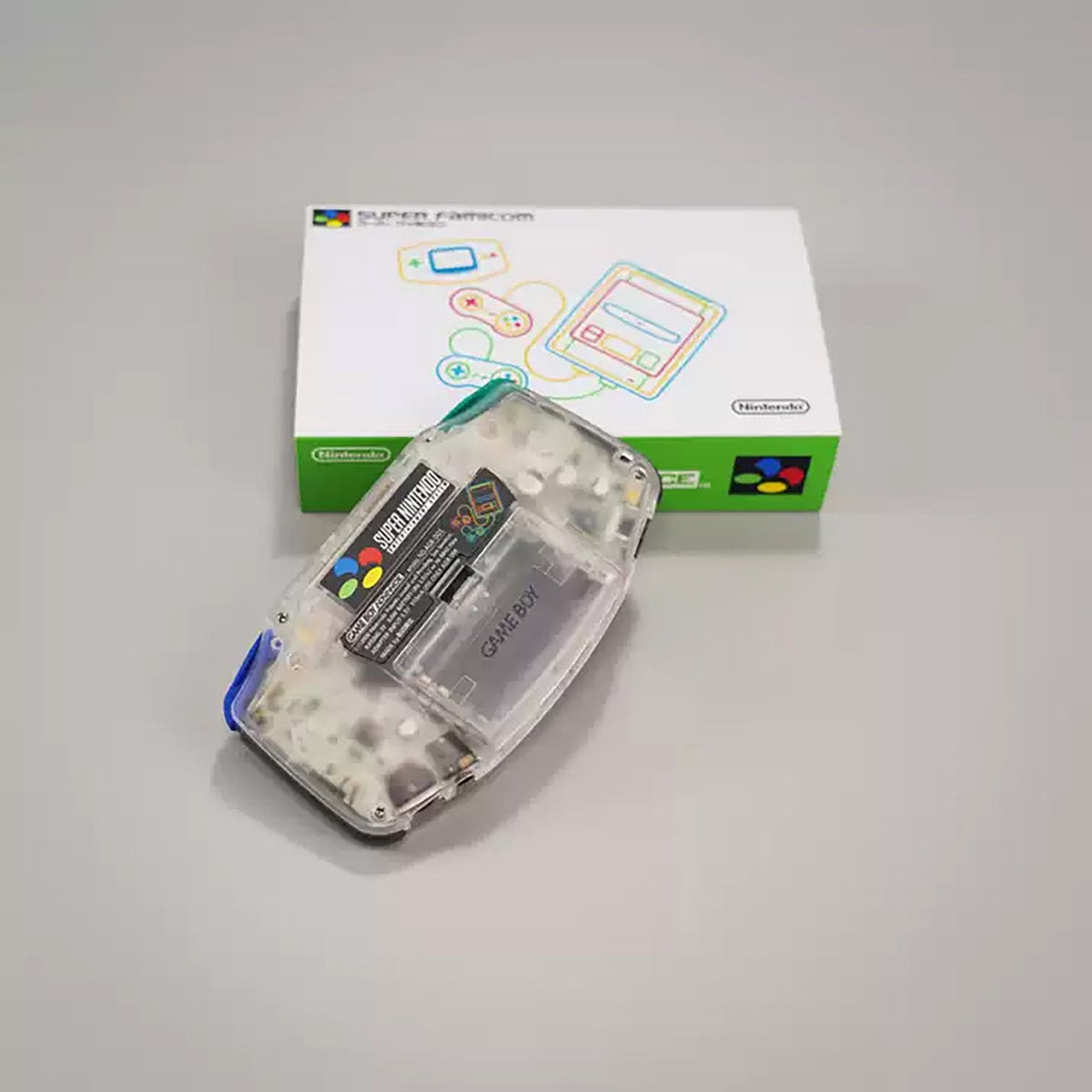 Custom Game Boy Advance Console – Super Famicom Clear, view 3